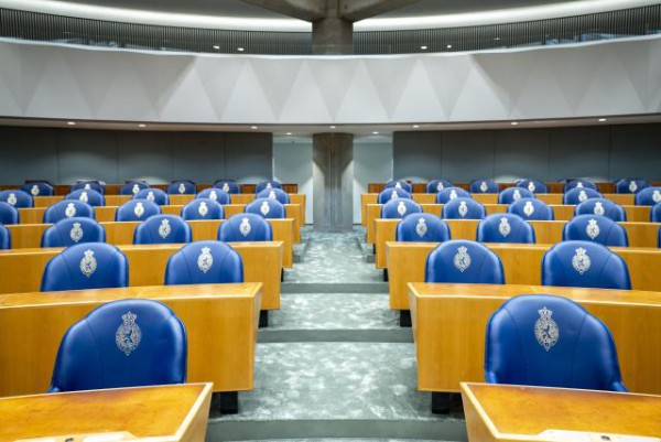 De zorgvuldige richtlijnen bij de behandeling van transmensen staat ter discussie in de Tweede Kamer.